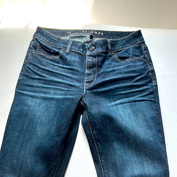 White House Black Market Skinny Jeans. Size 4 - Picture 1 of 4